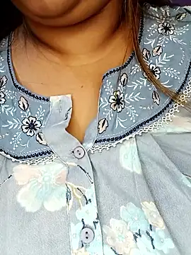 Snapshot of Ravina_patil1 chatting on November 3, 7:26 pm Ravina patil1 online show from November 3, 7:26 pm