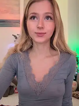 LunaRase online show from December 20, 10:22 am