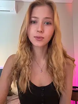 LunaRase online show from July 4, 8:42 am