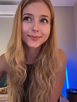 LunaRase online show from July 28, 2:46 pm