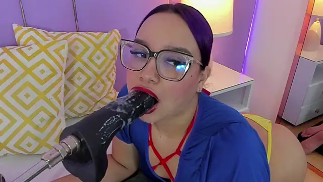 SophyRuiz  online show from April 22, 11:56 am