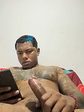 Snapshot of lil_durck777 chatting on June 27, 8:30 am lil durck777 online show from June 27, 8:30 am