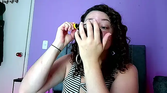 Snapshot of ArtesanaMK chatting on February 11, 5:07 pm ArtesanaMK online show from February 11, 5:07 pm