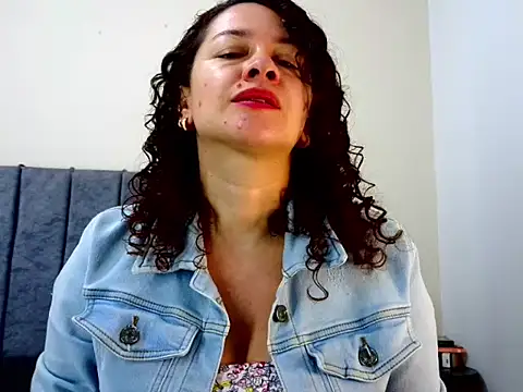 Snapshot of ArtesanaMK chatting on September 14, 11:09 am ArtesanaMK online show from September 14, 11:09 am