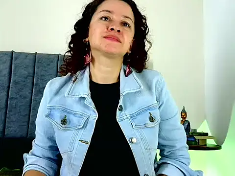 Snapshot of ArtesanaMK chatting on October 10, 5:23 pm ArtesanaMK online show from October 10, 5:23 pm