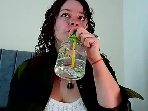 Snapshot of ArtesanaMK chatting on October 11, 5:22 pm ArtesanaMK online show from October 11, 5:22 pm