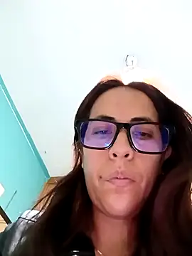 Snapshot of Lena-32 chatting on January 2, 10:01 pm Lena-32 online show from January 2, 10:01 pm