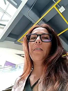 Snapshot of Lena-32 chatting on February 7, 3:41 pm Lena-32 online show from February 7, 3:41 pm