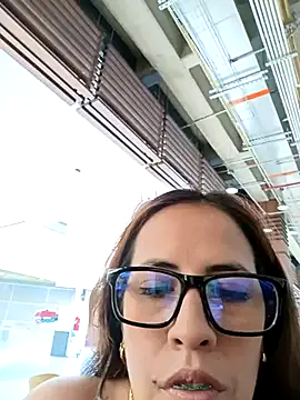 Snapshot of Lena-32 chatting on March 13, 5:18 pm Lena-32 online show from March 13, 5:18 pm