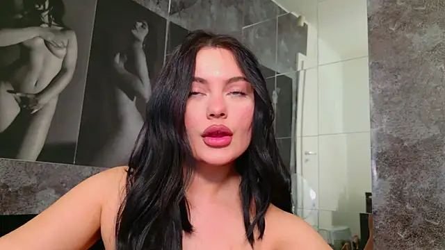 Snapshot of celia_chanel chatting on February 3, 9:30 am celia chanel online show from February 3, 9:30 am