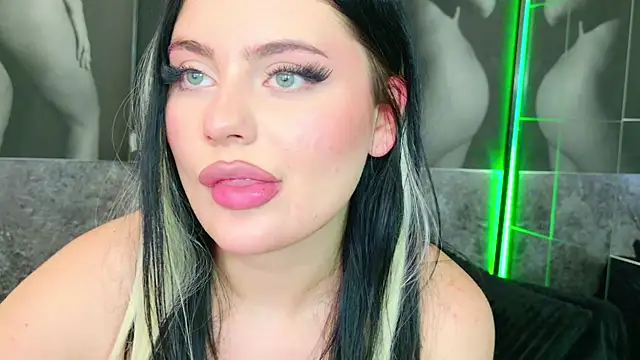 Snapshot of celia_chanel chatting on March 14, 2:30 pm celia chanel online show from March 14, 2:30 pm