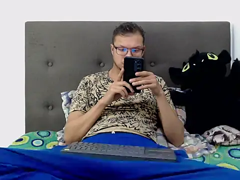 andy loverxx online show from February 22, 12:01 am