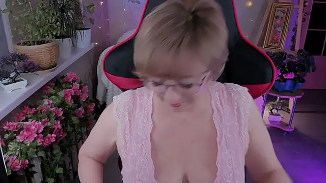 sugar vivien online show from April 13, 2:11 pm