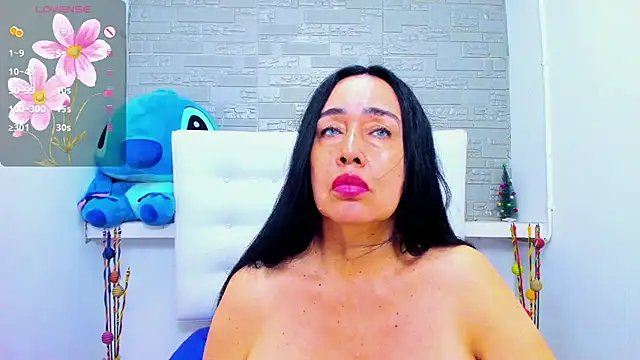 HorniestMilf online show from November 6, 9:37 pm