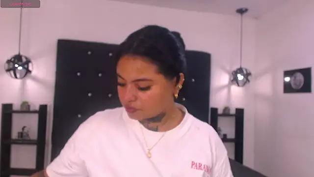 Mels  online show from April 5, 3:31 pm