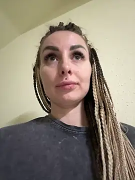 Snapshot of TwixCouple chatting on March 8, 11:49 pm TwixCouple online show from March 8, 11:49 pm