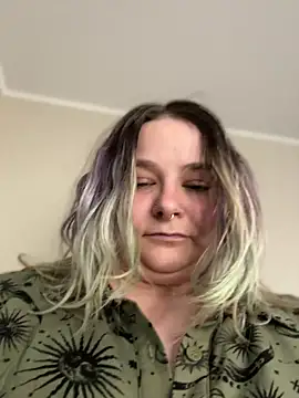 kitten0760 online show from June 6, 10:36 pm