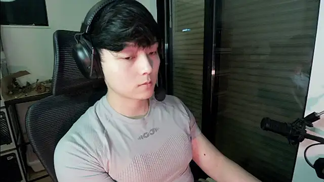 Tkcqcc online show from April 26, 2:37 pm