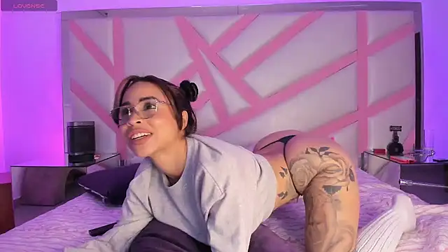 paulina soto online show from December 14, 7:51 am