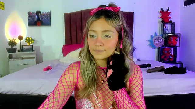 alisson zafiro  online show from January 8, 12:15 pm