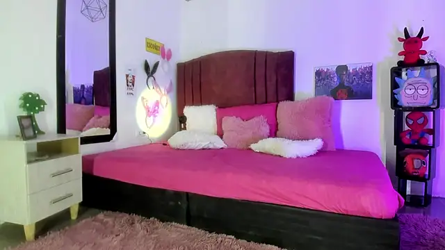 alisson zafiro  online show from January 23, 1:35 pm