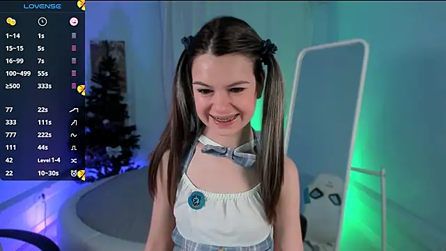 Snapshot of Lil_Amelie chatting on December 13, 1:55 pm Lil Amelie online show from December 13, 1:55 pm