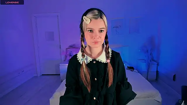 Snapshot of Lil_Amelie chatting on September 14, 12:37 pm Lil Amelie online show from September 14, 12:37 pm