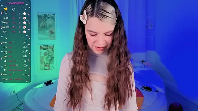 Snapshot of Lil_Amelie chatting on September 20, 1:56 pm Lil Amelie online show from September 20, 1:56 pm