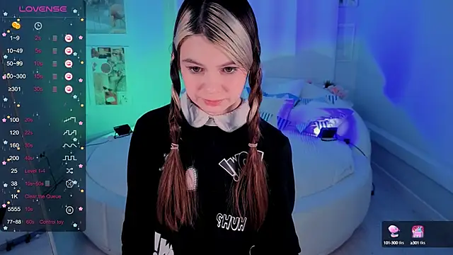 Snapshot of Lil_Amelie chatting on September 27, 2:22 pm Lil Amelie online show from September 27, 2:22 pm