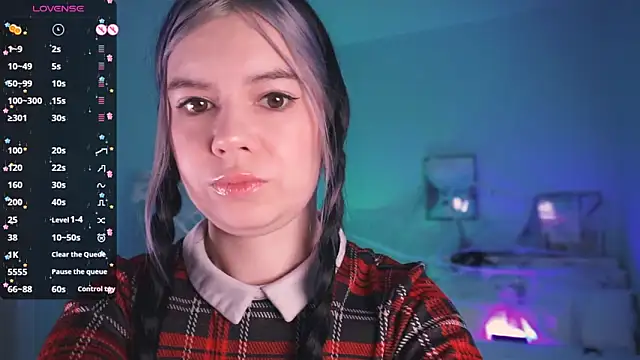 Snapshot of Lil_Amelie chatting on October 16, 8:15 am Lil Amelie online show from October 16, 8:15 am