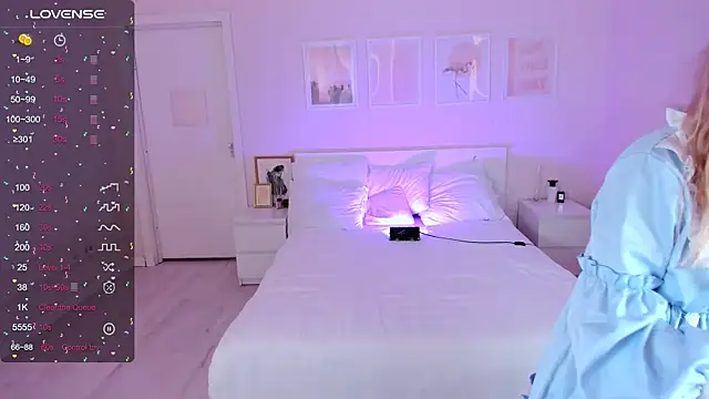 Lil Amelie online show from April 17, 8:17 am