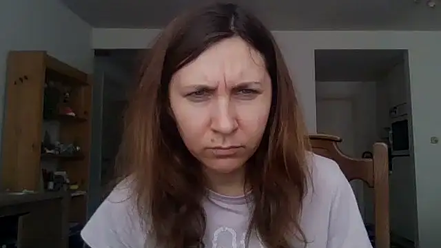 JasmineGlamour online show from April 5, 1:30 pm