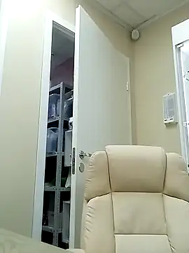 Snapshot of FantasyMichelle chatting on December 18, 3:11 pm FantasyMichelle online show from December 18, 3:11 pm