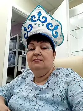 Snapshot of FantasyMichelle chatting on December 31, 8:15 am FantasyMichelle online show from December 31, 8:15 am