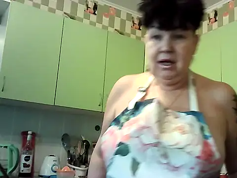 Snapshot of FantasyMichelle chatting on February 18, 7:54 am FantasyMichelle online show from February 18, 7:54 am