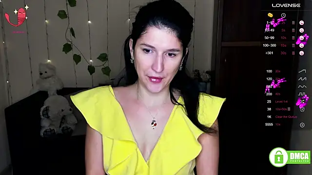 Snapshot of Alianna_Solo_Kisses chatting on February 7, 6:24 am Alianna Solo Kisses online show from February 7, 6:24 am