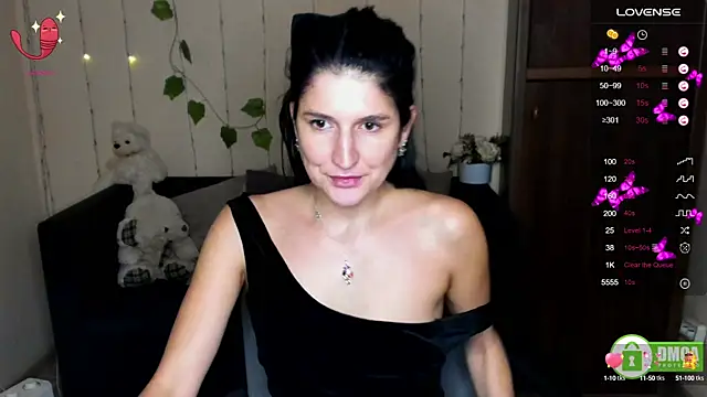 Snapshot of Alianna_Solo_Kisses chatting on February 7, 3:30 pm Alianna Solo Kisses online show from February 7, 3:30 pm