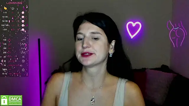 Snapshot of Alianna_Solo_Kisses chatting on February 24, 9:53 am Alianna Solo Kisses online show from February 24, 9:53 am