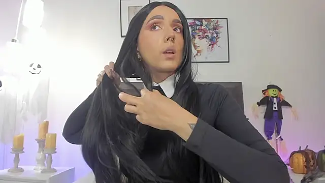 helen mooree online show from October 25, 1:07 pm