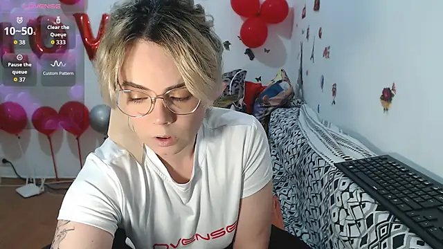 hotmilf4uxxx online show from March 20, 9:36 am