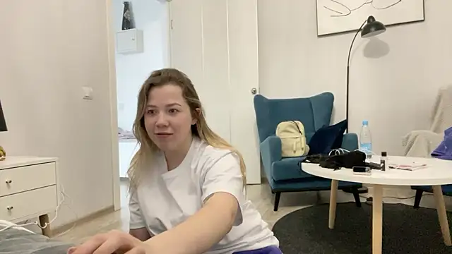 Embersweetbunny online show from March 2, 1:16 pm