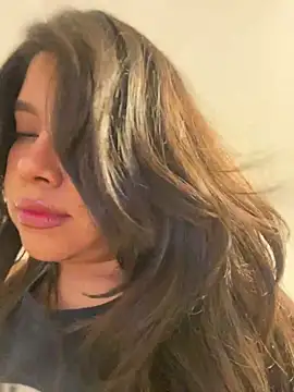 Snapshot of -Sammyxxx chatting on February 19, 8:20 pm -Sammyxxx online show from February 19, 8:20 pm