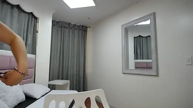 Snapshot of IssadoraJames chatting on January 10, 6:28 pm IssadoraJames online show from January 10, 6:28 pm