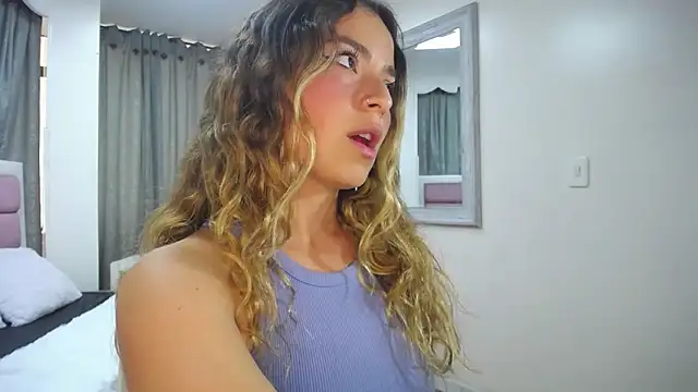 Snapshot of IssadoraJames chatting on January 15, 6:29 pm IssadoraJames online show from January 15, 6:29 pm