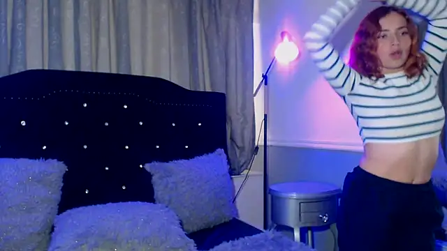 Snapshot of IssadoraJames chatting on February 24, 10:03 pm IssadoraJames online show from February 24, 10:03 pm