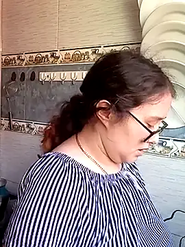 Snapshot of loba9706 chatting on February 27, 2:54 pm loba9706 online show from February 27, 2:54 pm