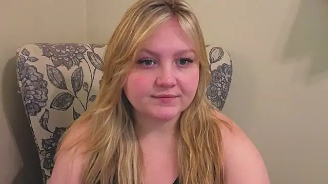 PhatAssBlond online show from April 13, 8:25 pm