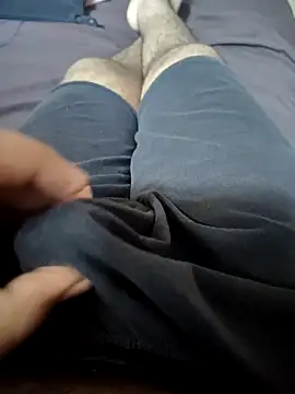 Snapshot of SplitPrestige19 chatting on December 1, 4:39 am SplitPrestige19 online show from December 1, 4:39 am