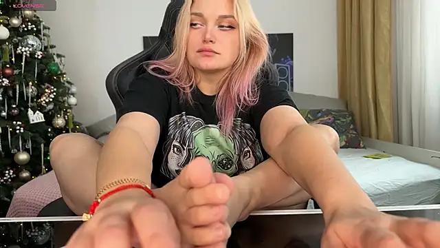 unicornsfeet online show from January 13, 9:30 am