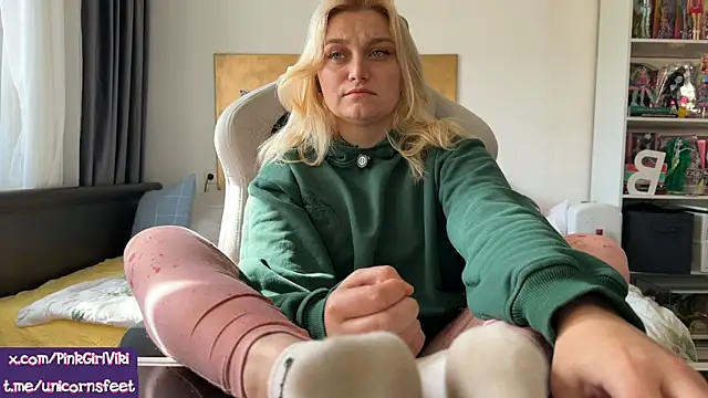 unicornsfeet online show from April 23, 12:29 pm